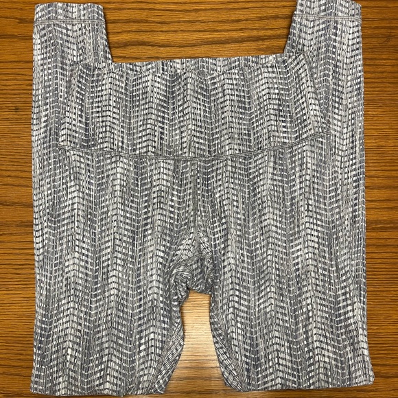 Lululemon Wunder Under Legging - Picture 1 of 6